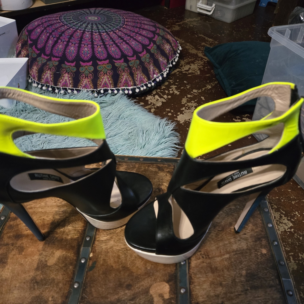 Ruthie Davis Black Leather Heels - Picture 2 of 4